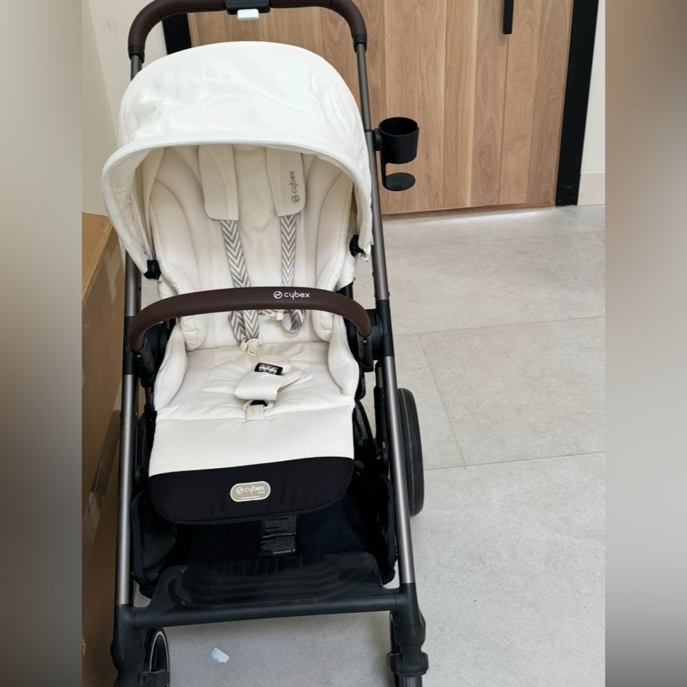Cybex Balios S Lux Toddler and Baby Stroller - Beige *New In Box*